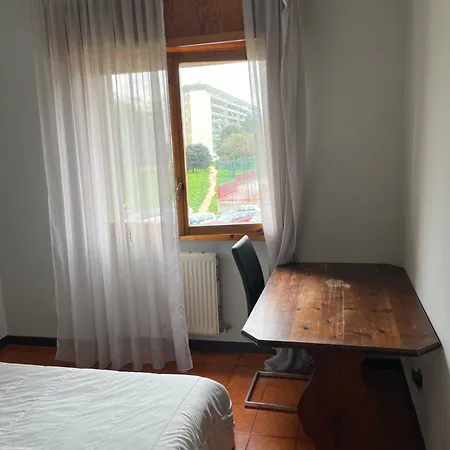 Ciamarra Pet Friendly Dog And Cat Accepted